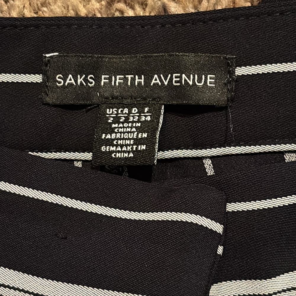 Saks Fifth Ave Women's Striped Ruffle Hem Crop Navy White Size 2 Casual Pants - Picture 5 of 6